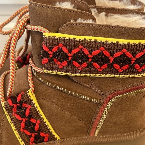 UGG Classic Mini II Braid Platform Boots Size 7 New In Box - Picture 6 of 7